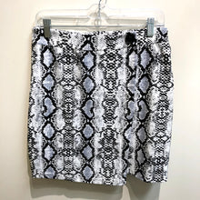 Load image into Gallery viewer, Shein Womens Short Skirt Extra Large-IMG_8765.jpg
