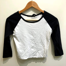 Load image into Gallery viewer, Brandy Melville Womens Long Sleeve T-Shirt Small-IMG_8825.jpg
