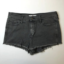 Load image into Gallery viewer, Hollister Womens Shorts Size 11/12-IMG_9009.jpg
