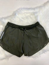 Load image into Gallery viewer, Lulu Lemon Athletic Shorts Size 9/10

