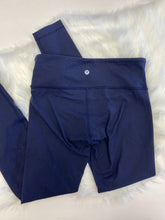Load image into Gallery viewer, Lulu Lemon Athletic Pants Size 5/6 (28)
