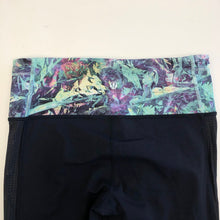 Load image into Gallery viewer, Lululemom Athletic Pants Size 5/6
