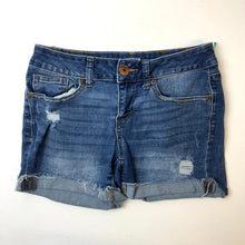 Load image into Gallery viewer, So Womens Shorts Size 3/4-IMG_9067.jpg
