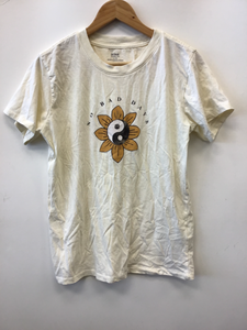 Cotton On T-Shirt Size Large