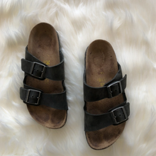 Load image into Gallery viewer, Birkenstock (Shoes) Sandals Womens 5.5
