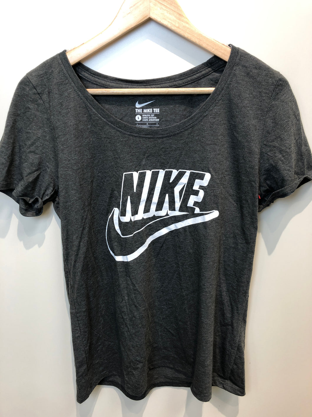 Nike Athletic Top Size Large